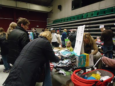 TWEEDEHANDSBEURS OPNIEUW EEN SCHOT IN DE ROOS