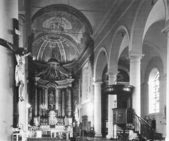 Interieur van de Sint-Adrianuskerk